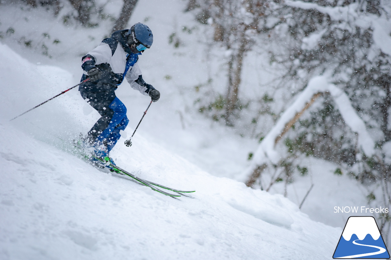 士別市日向スキー場｜初滑りから最大斜度36度。プロスキーヤー・谷藤昌司さんと行く、道北ゲレンデ随一の急斜面攻略の旅！